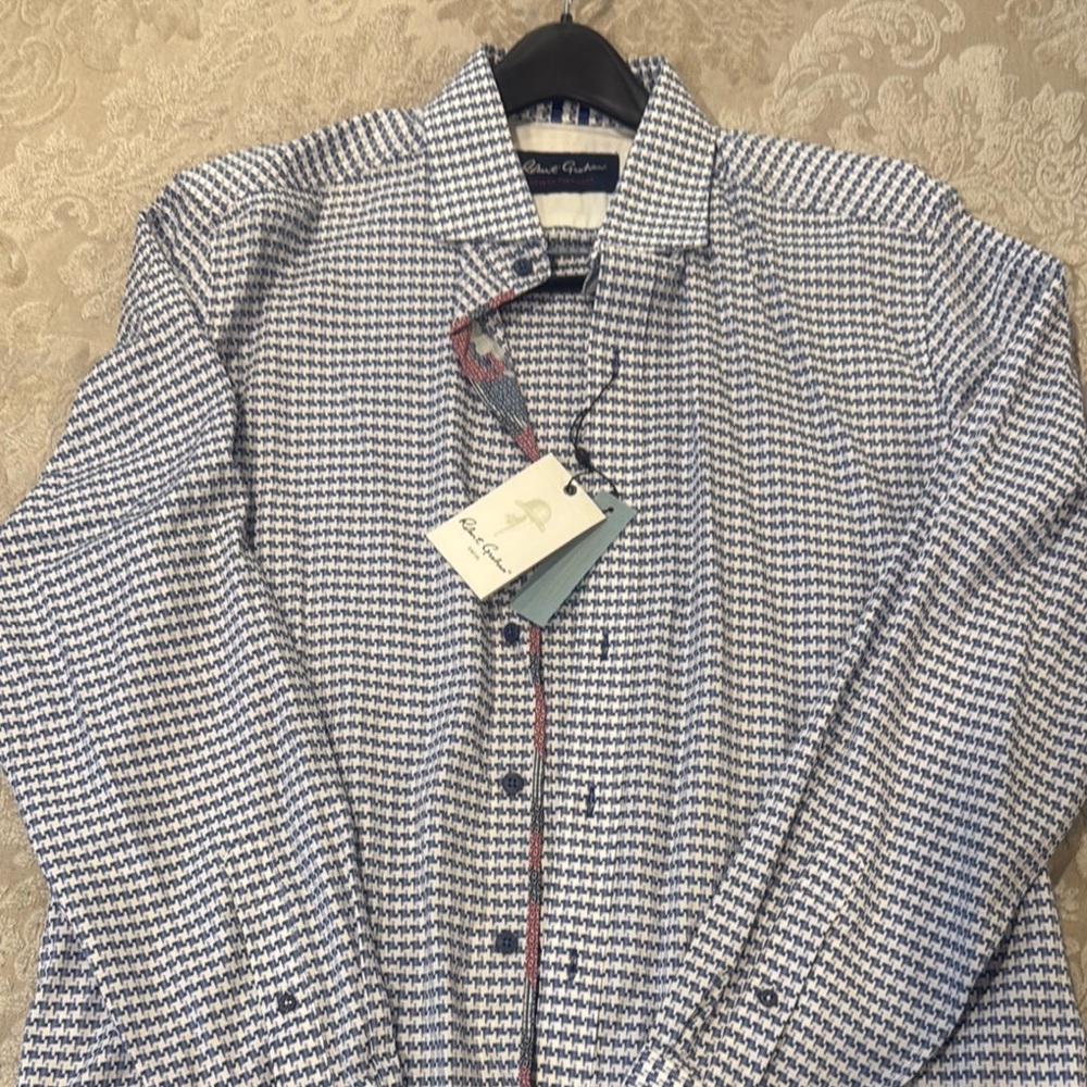 Robert Graham - Blue and White Patterned Button-Up Shirt